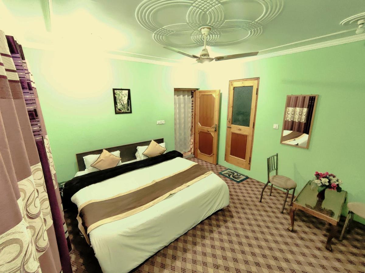 Sheesha Residency Srīnagar Exterior foto
