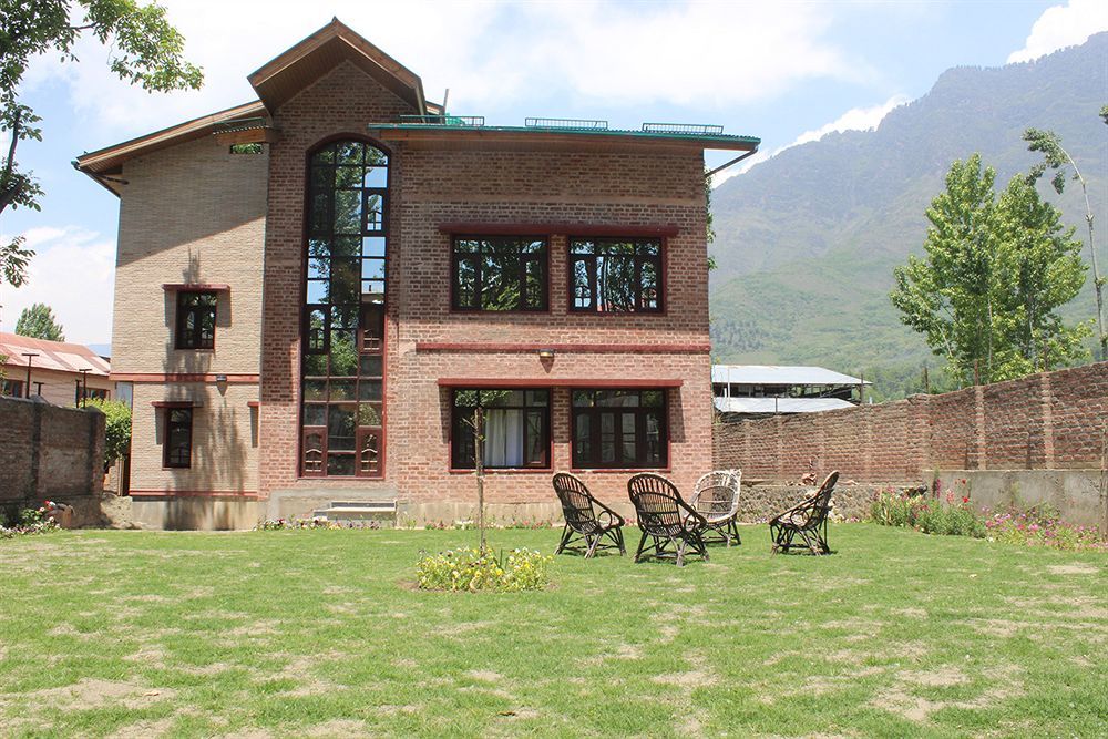 Sheesha Residency Srīnagar Exterior foto