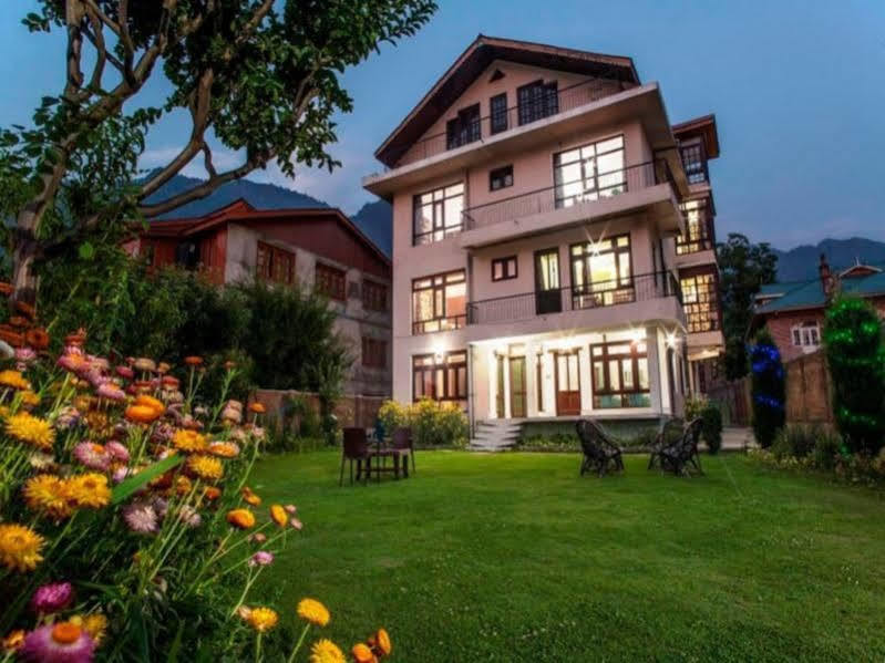 Sheesha Residency Srīnagar Exterior foto